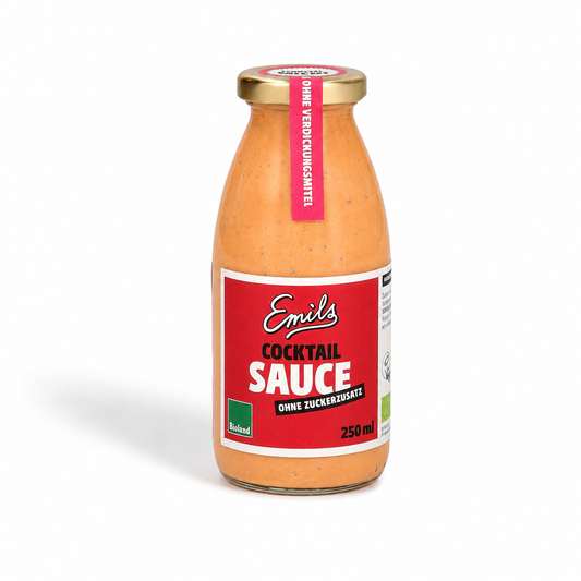 Emils Bio Cocktail Sauce ohne Zuckerzusatz in der 250-ml-Flasche auf weißem Hintergrund