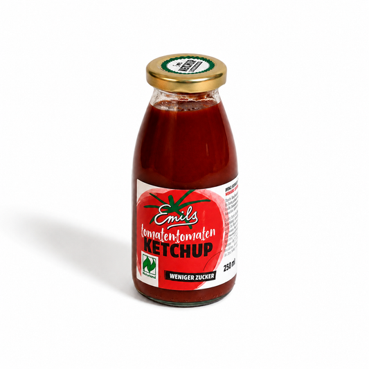 Emils Bio Tomaten Ketchup in der 250-ml-Flasche auf hellem Hintergrund